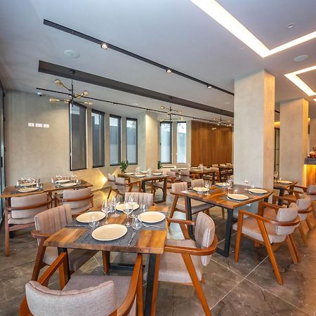 Hotel Riviera Kamez Dış mekan fotoğraf
