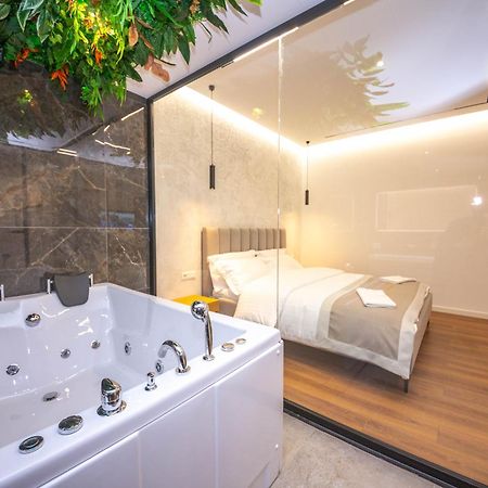 Hotel Riviera Kamez Dış mekan fotoğraf