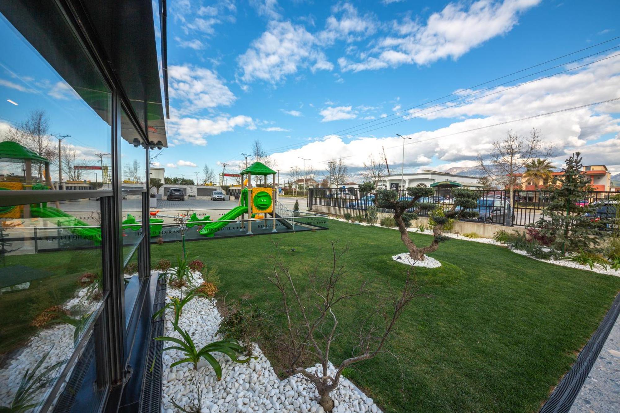 Hotel Riviera Kamez Dış mekan fotoğraf
