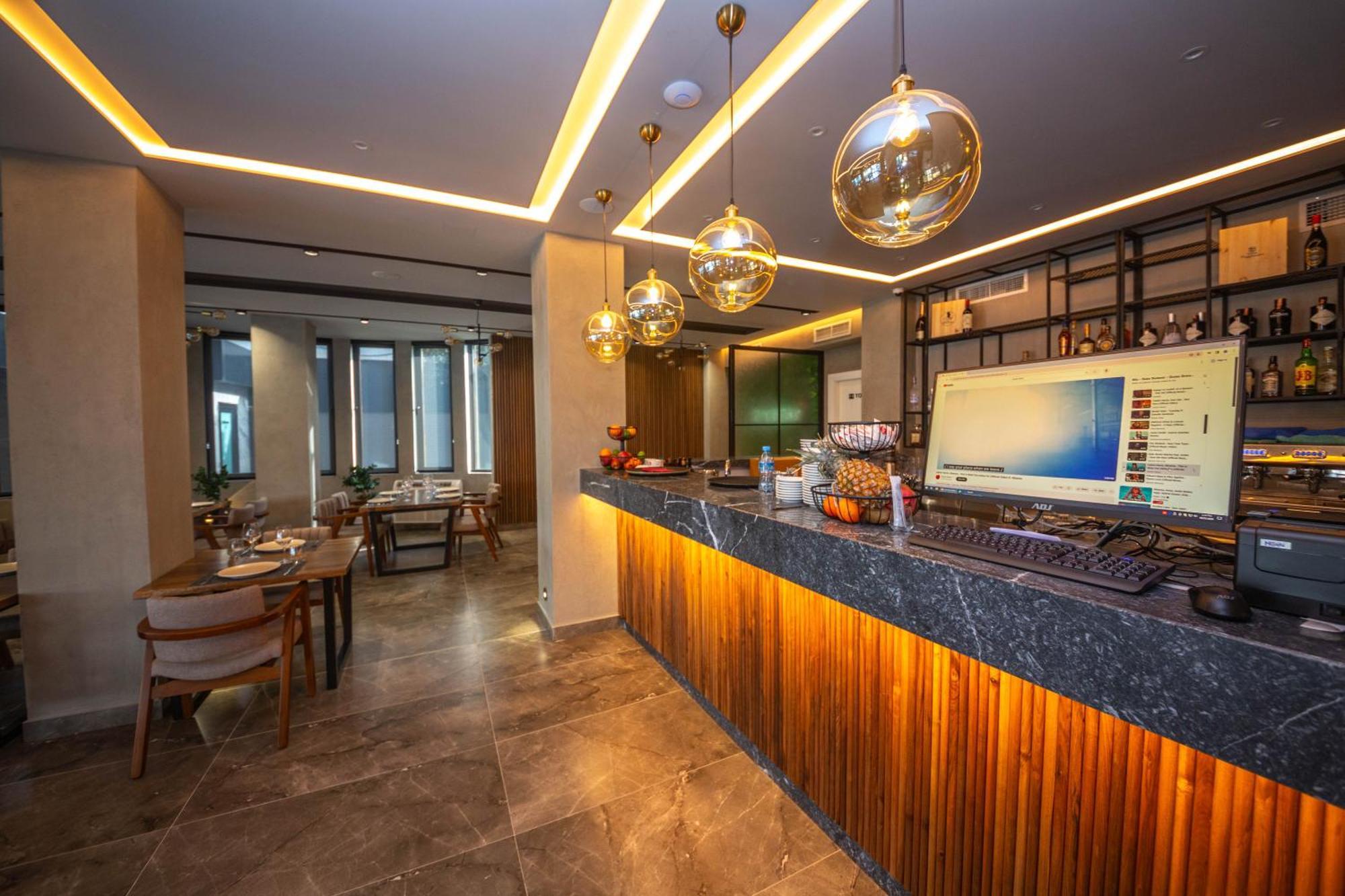 Hotel Riviera Kamez Dış mekan fotoğraf